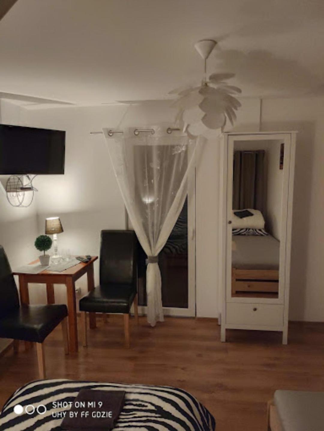 Apartamenty Pod Sosnami Ostroda Miedzylesie 6Os Oda fotoğraf